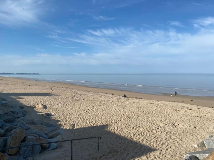 A 50 M De La Plage, Appartement De 35 M2 : Les Pieds Sales Bréhal Exterior foto